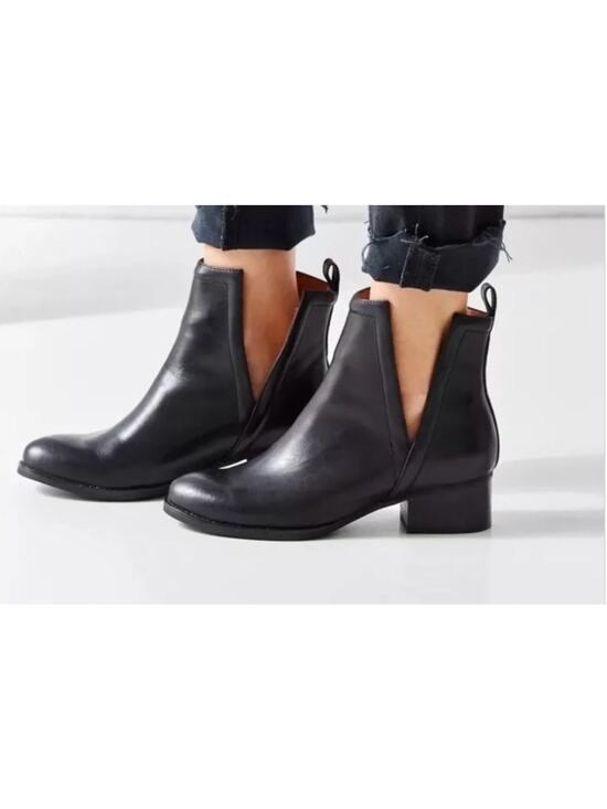 Jeffrey Campbell Shoes - Jeffrey Campbell Oriley Booties Black Leather Pull On Ankle Boots Womens 6